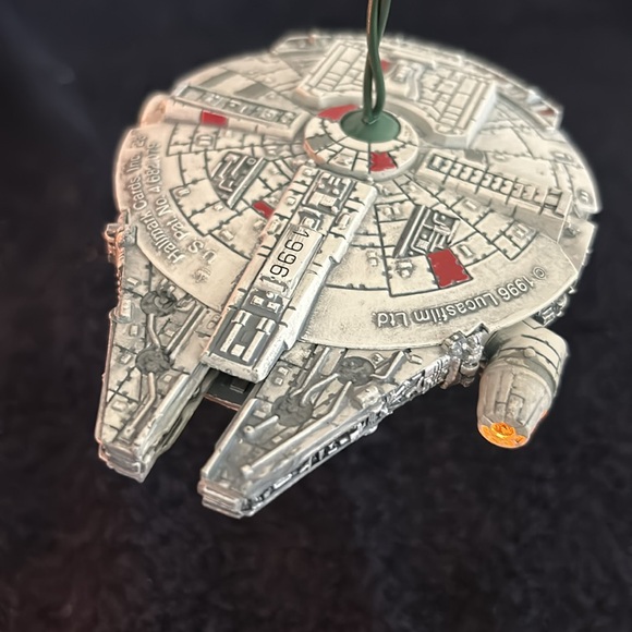 Star Wars Millennium Falcon, Hallmark ornament with lights. Vintage 1996 New/Box - Picture 3 of 5